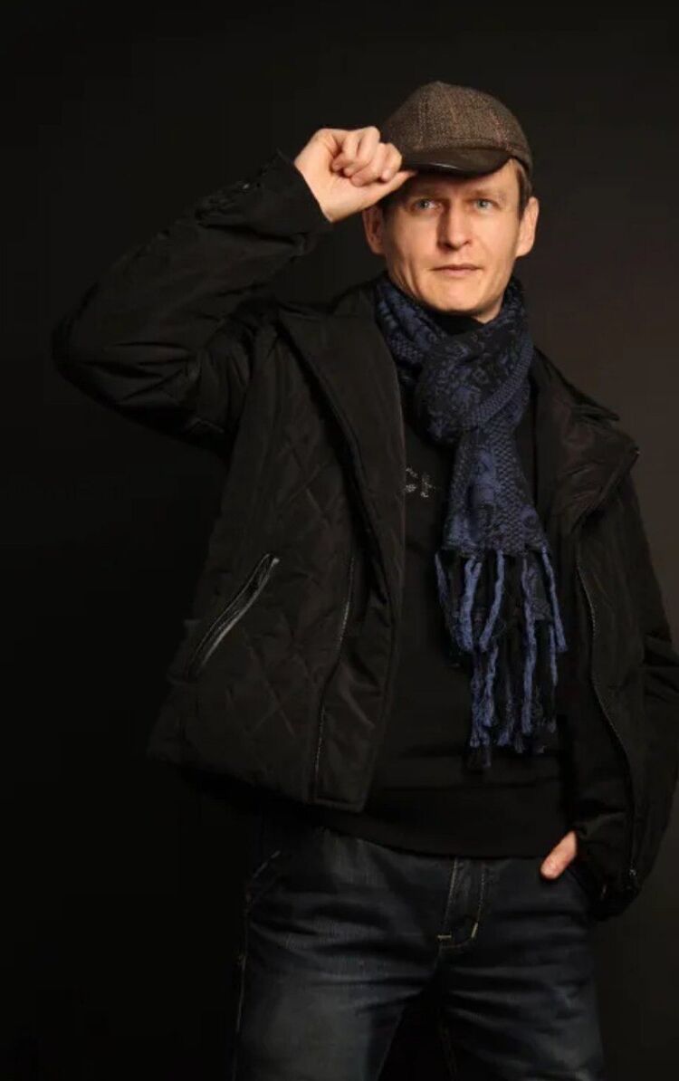  54271820  Arthur james, 55 ,    