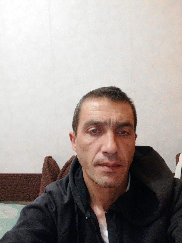  18774860  Andrei, 48 ,    