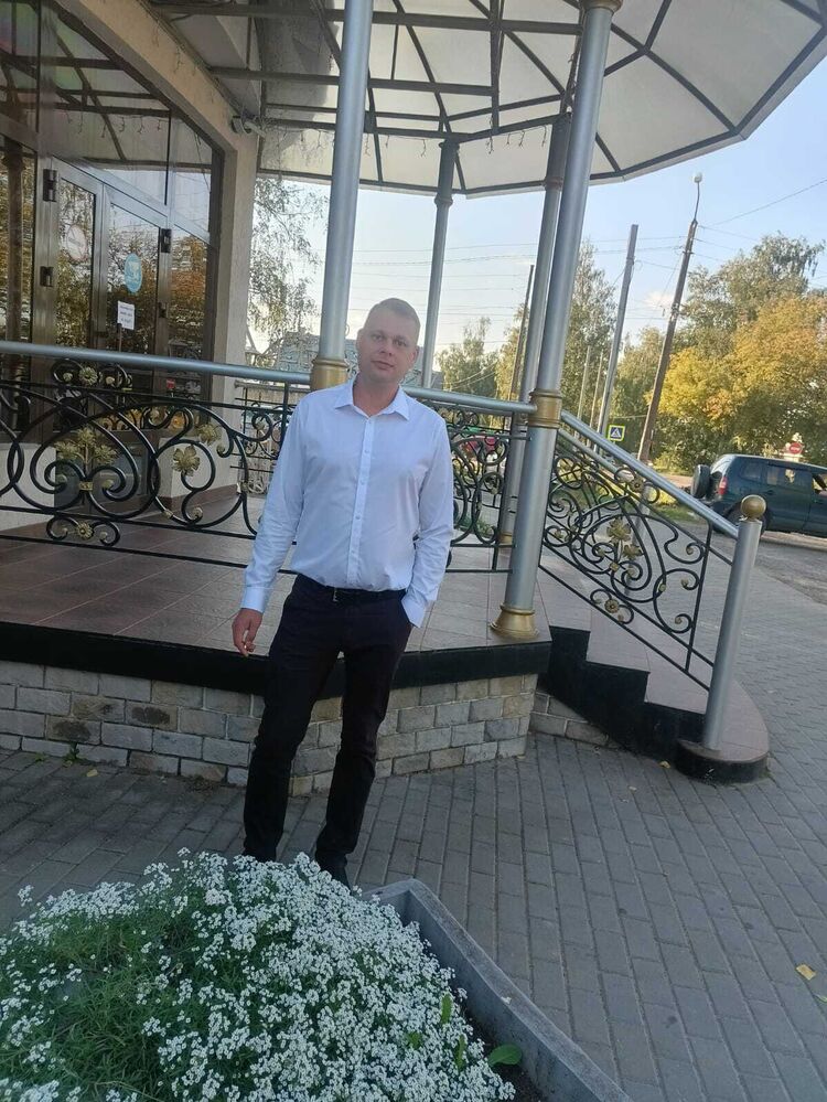  53606340  Stanislav, 39 ,    