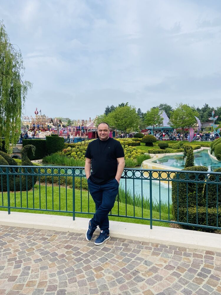  ,   Vitali, 49 ,   ,   