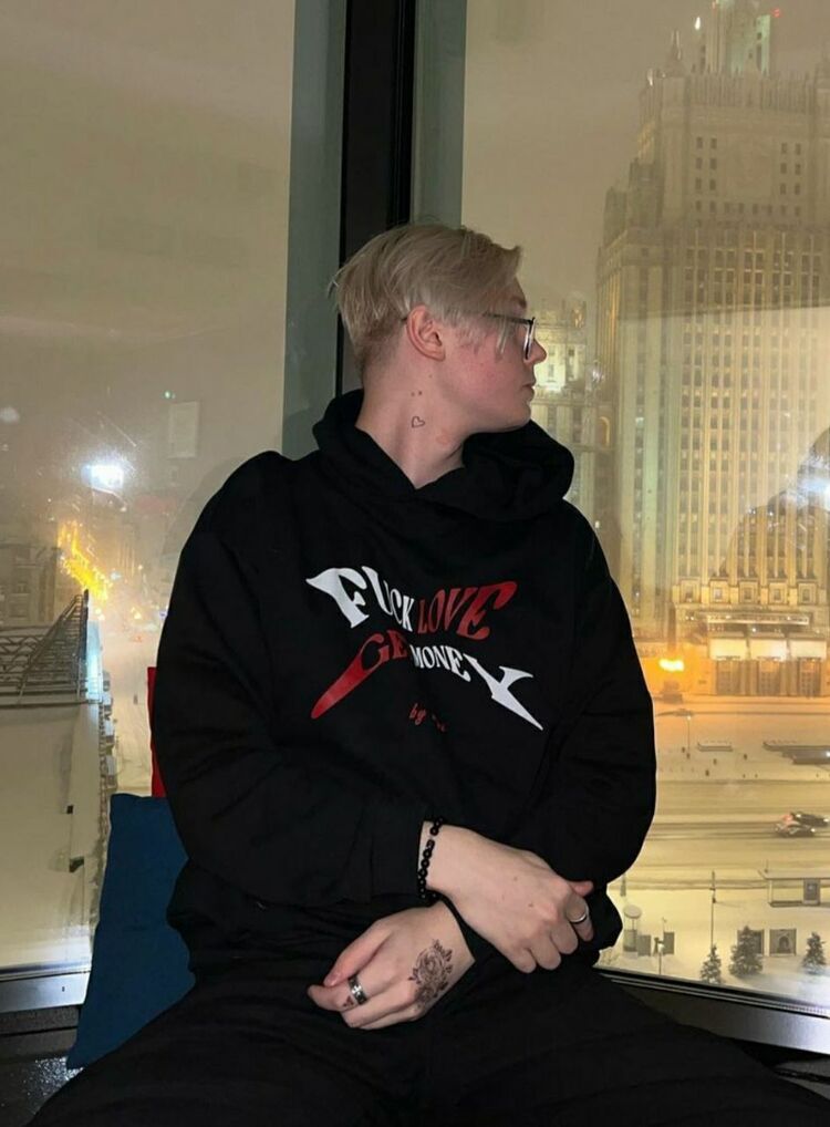 ���� 38801070 ����� Drake, 21 ���, ���� ���������� � ������