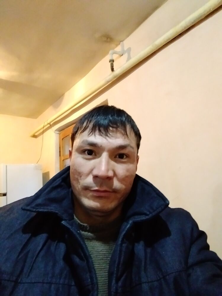  25140140  Ali, 33 ,    