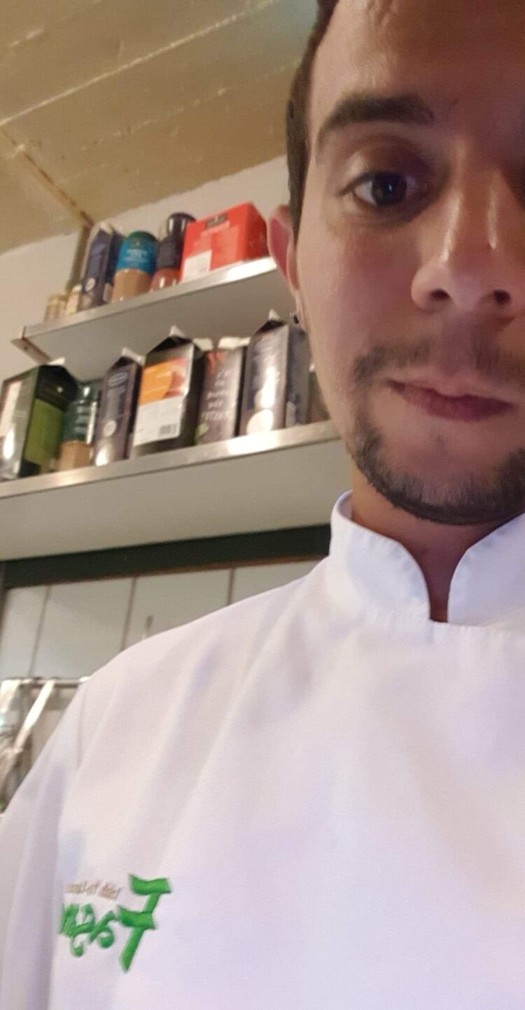  ,   Houssam, 33 ,   ,   