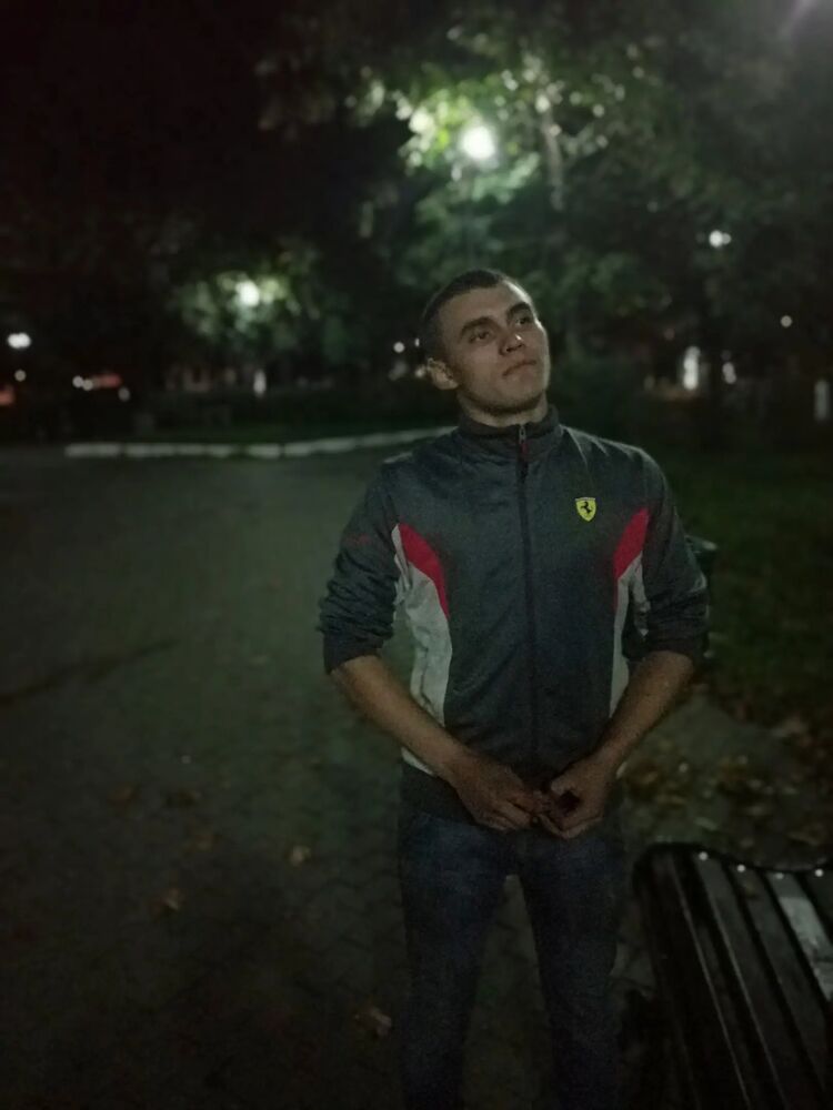  44217440  Sergei, 27 ,    