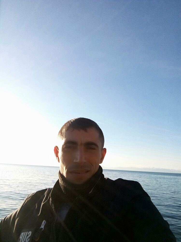  -,   Denis, 34 ,   ,   , c 