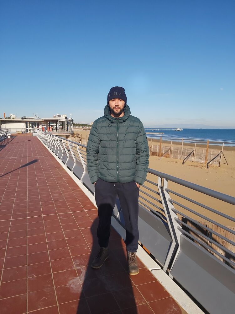  Aiello del Friuli,   Andrey, 41 ,   ,   , c 