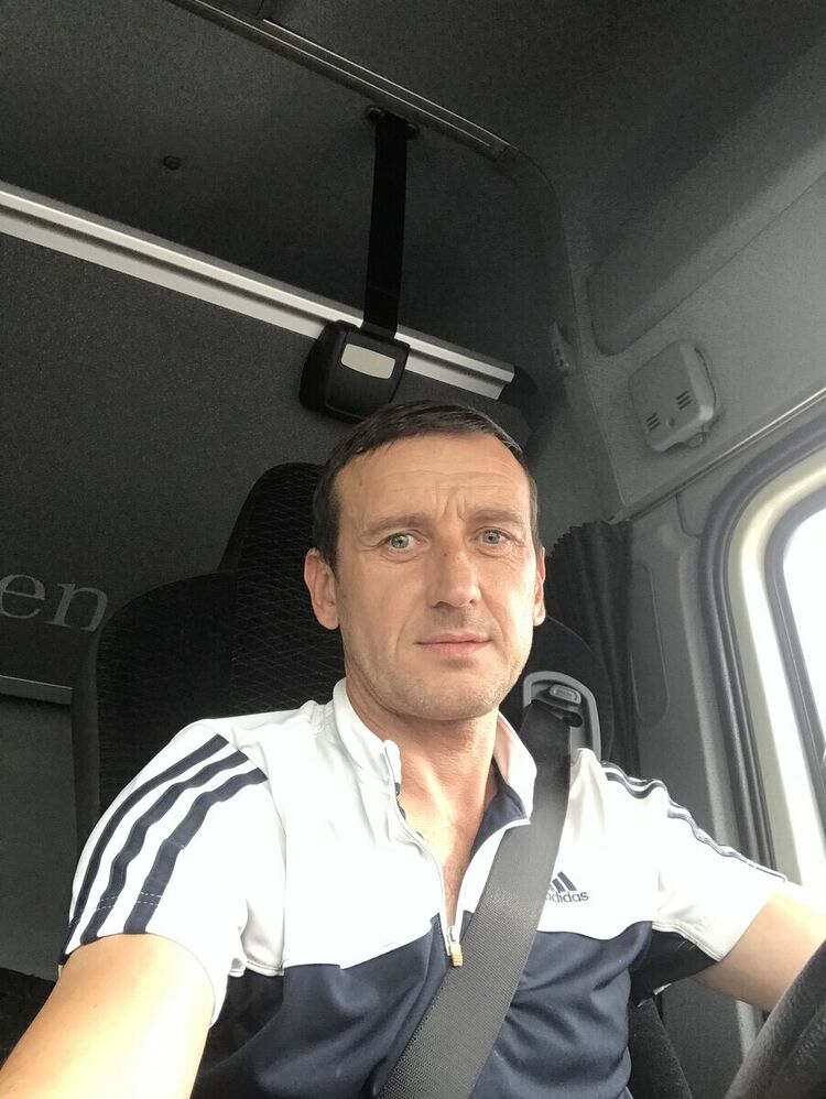  20430150  Andrii, 49 ,    -