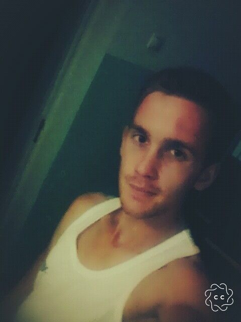  10709090  Andry, 26 ,    