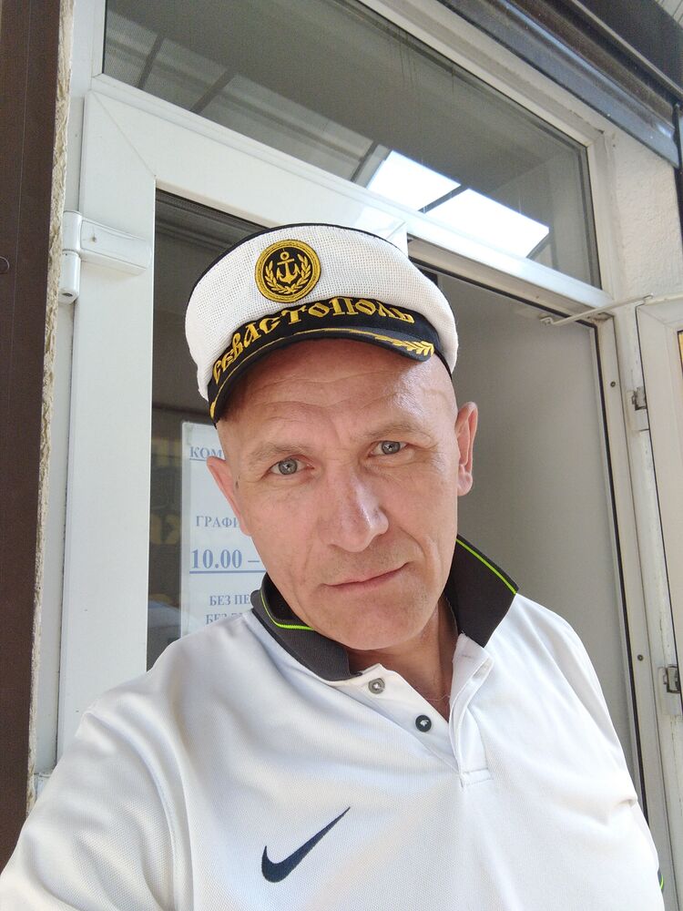  29159870  VIKTOR, 53 ,    