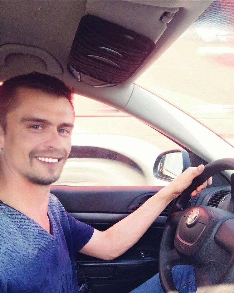  16240140  Yury, 40 ,    