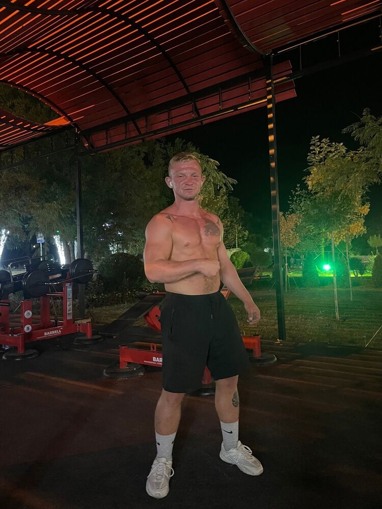  49311290  Goga, 25 ,    