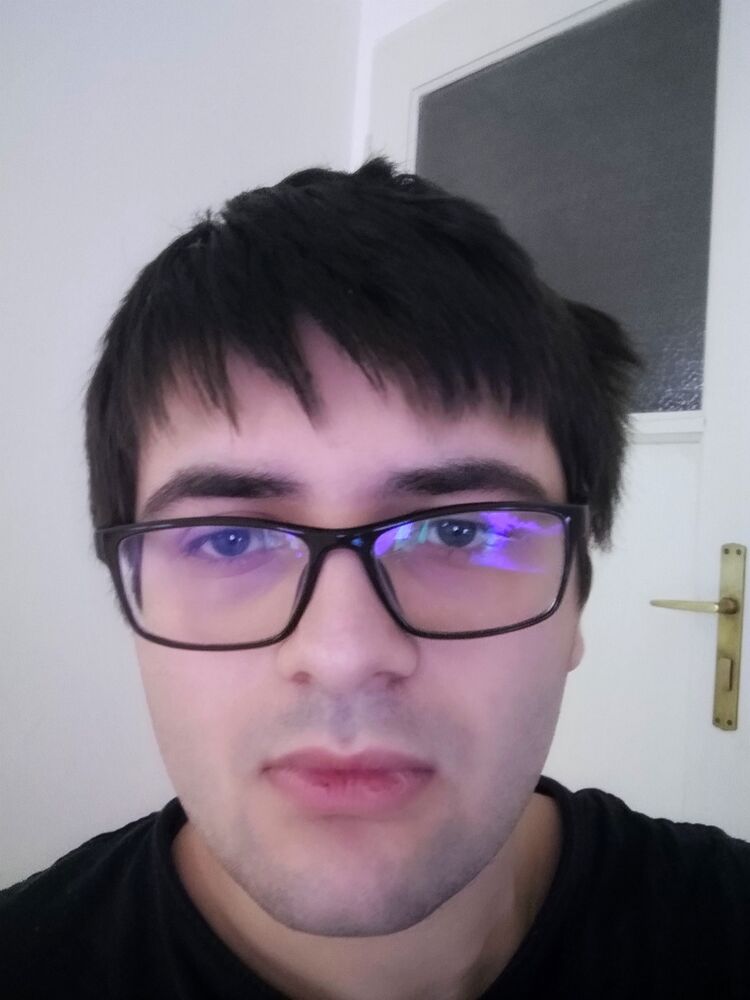 33811650  Andrei, 22 ,    