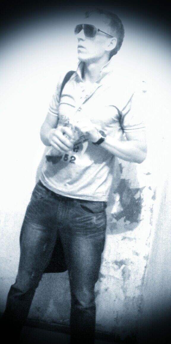  4377730  Yurcka, 36 ,    