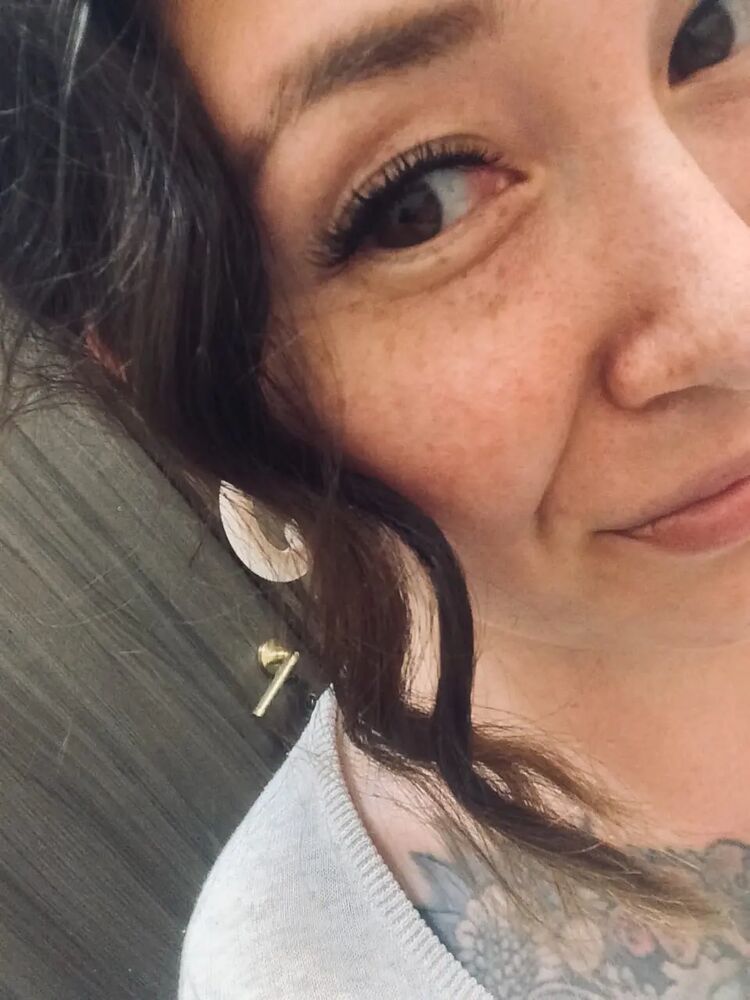  -,   , 37 ,   