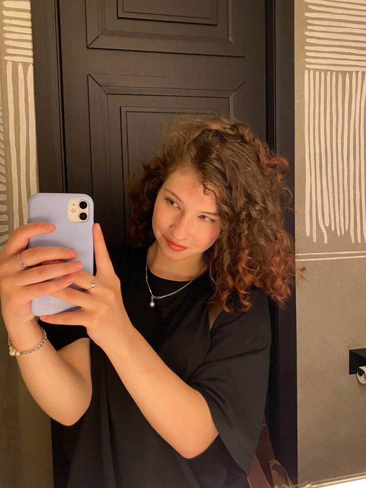  44248260  , 21 ,    -