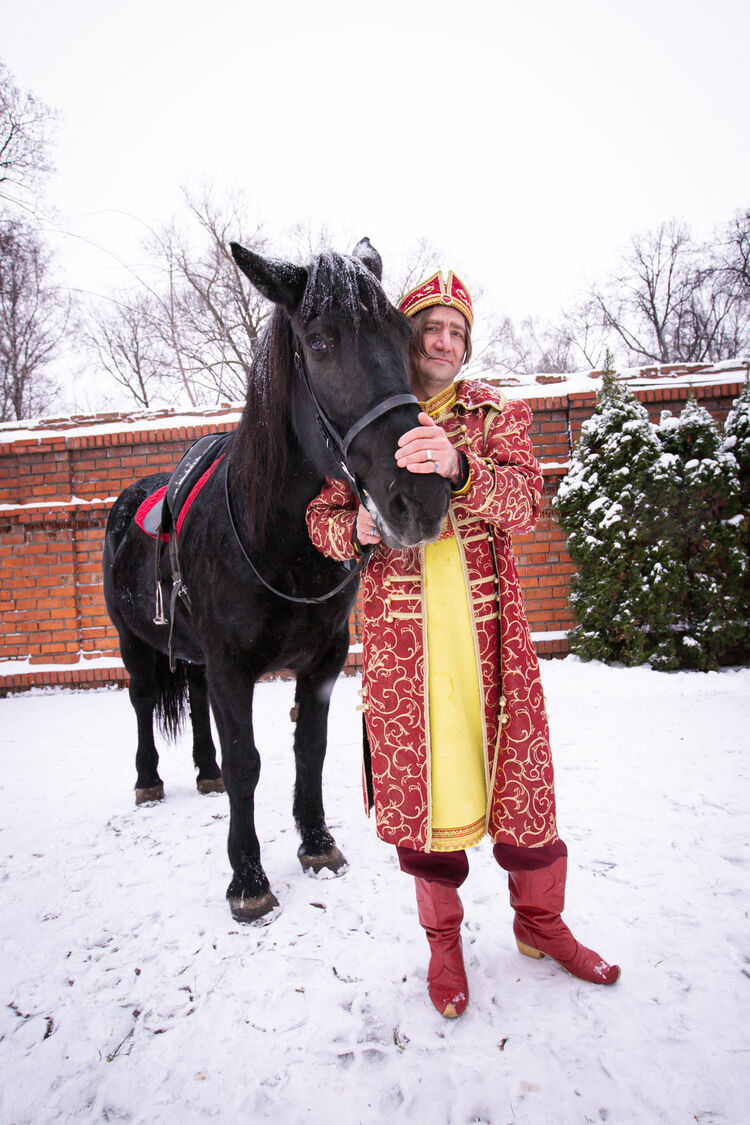  ,   Aksel, 48 ,   ,   , c , 