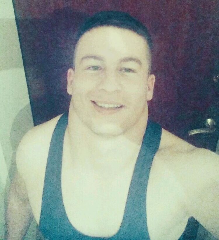  31624670  Lion, 33 ,    