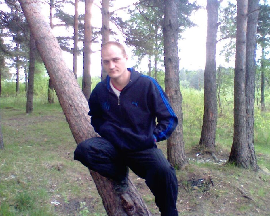  11472310  Vik, 47 ,    