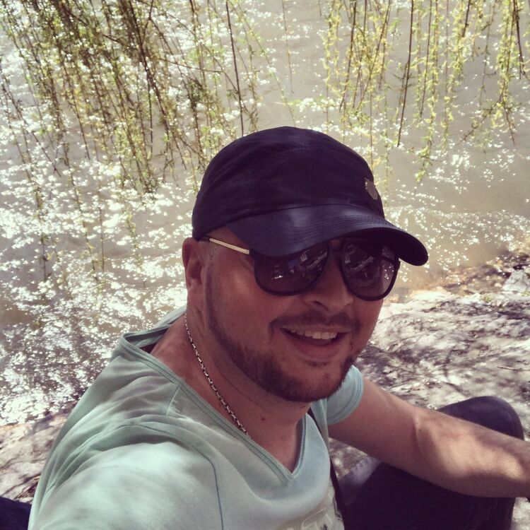  ,   Denis, 38 ,   ,   