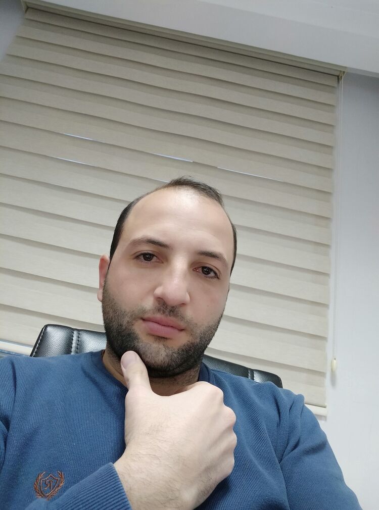  18549040  Amal, 37 ,    