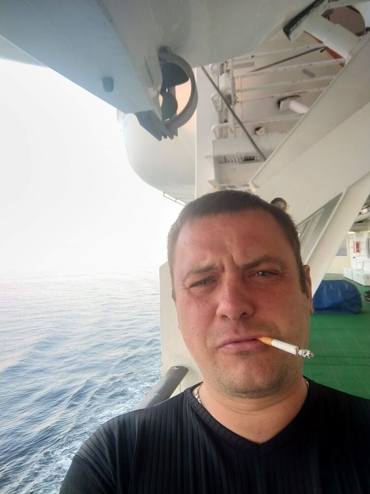  52210440  Dmitrij, 42 ,    