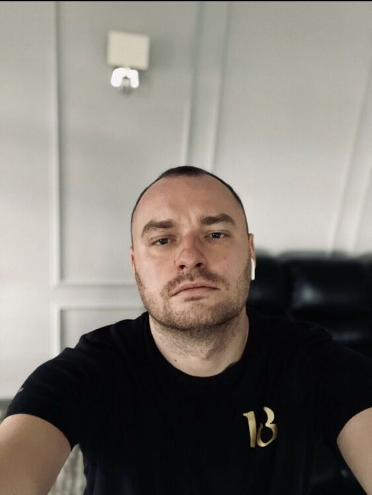  45540570  Vladimir, 33 ,    