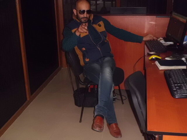  4374510  Ceyhun, 44 ,    