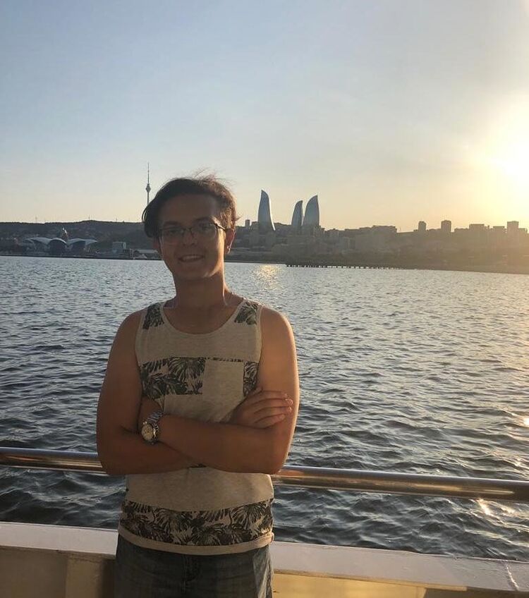  18999140  Ilkin, 27 ,    