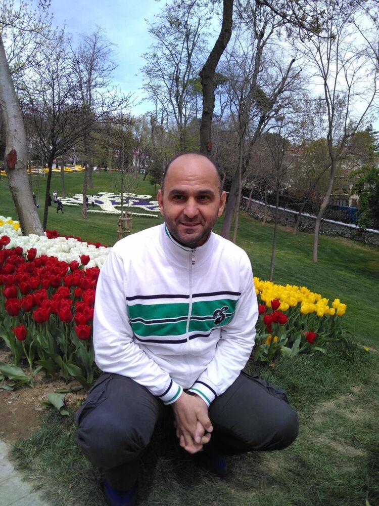  17976380  Murat, 52 ,    