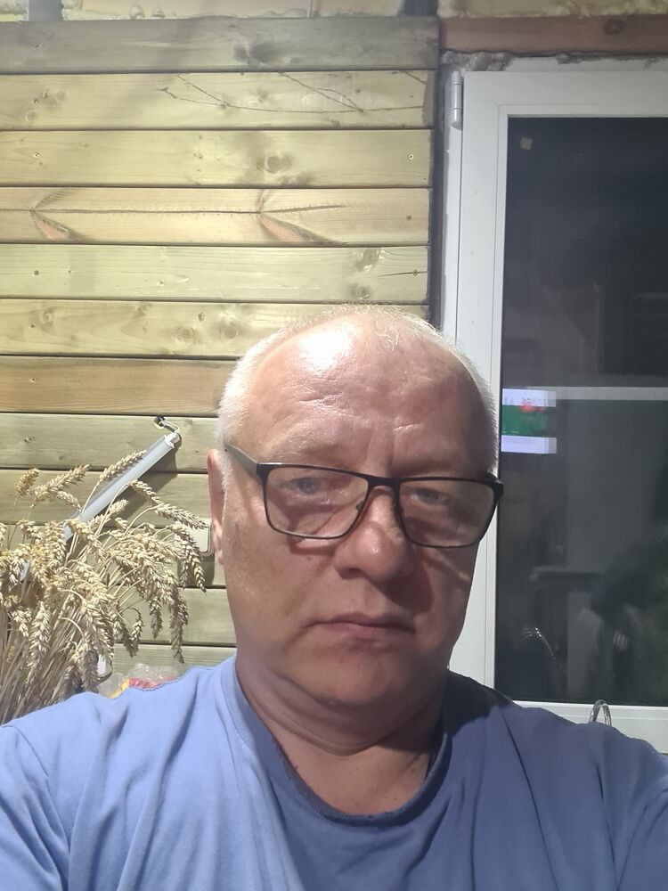  48228570  , 46 ,    