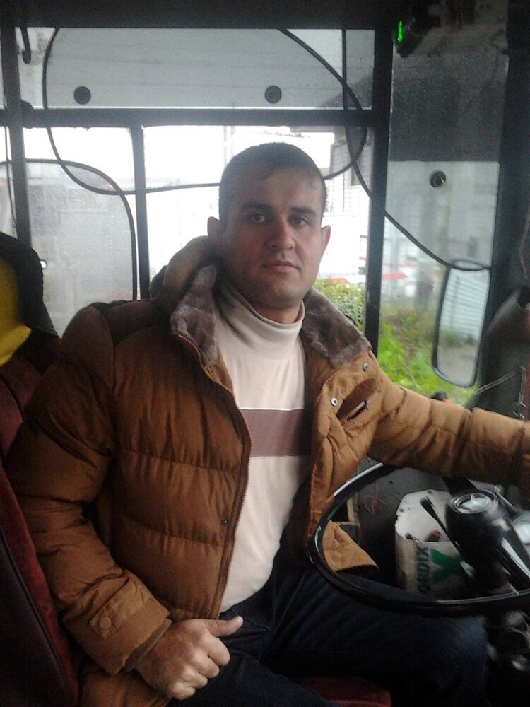  ,   Ilhom, 39 ,   