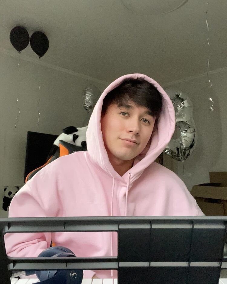  ,   , 28 ,   ,   