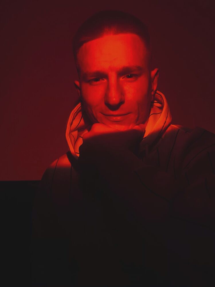  26811870  Timofei, 28 ,    