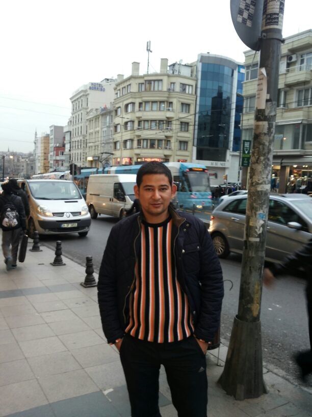  5712580  Sharof, 40 ,    