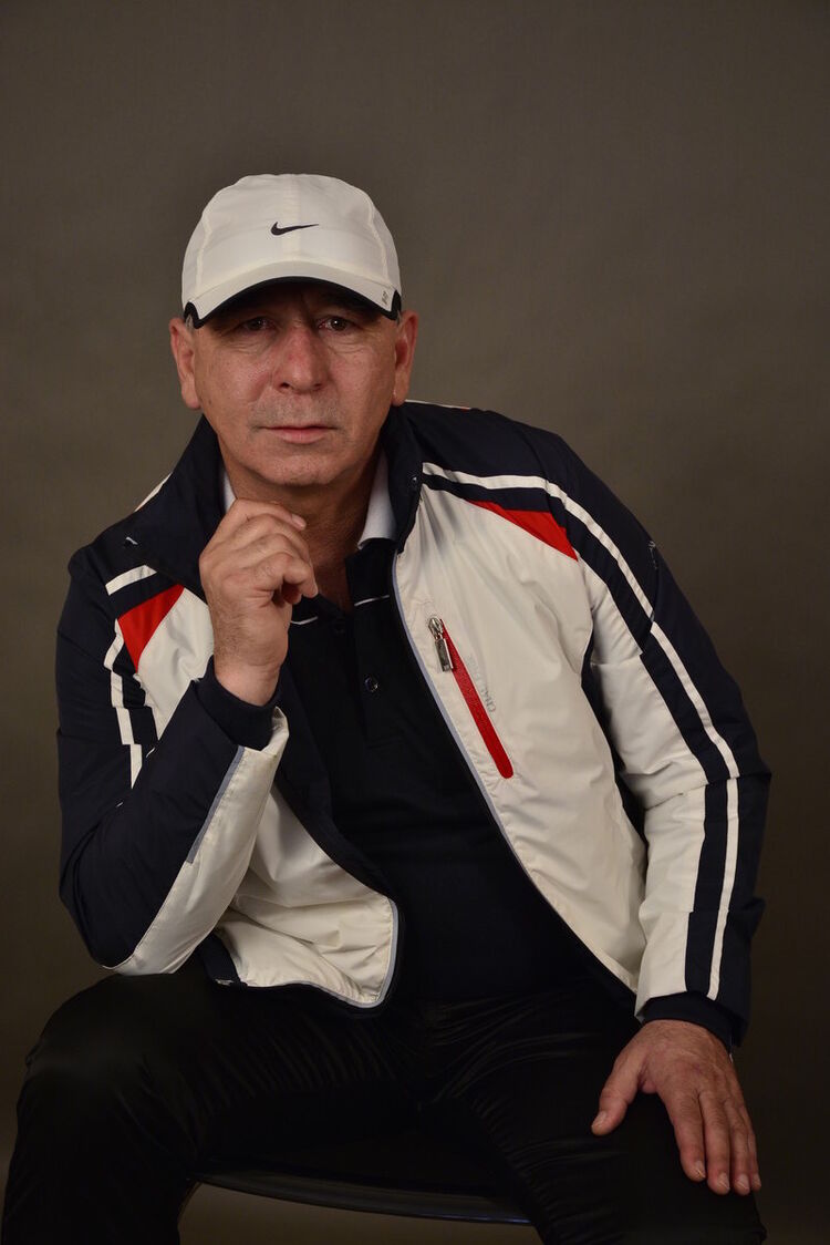  10323610  Ruslan, 53 ,    