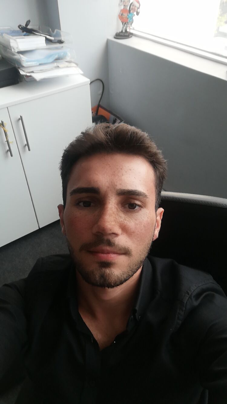  50716930  Mert, 23 ,    