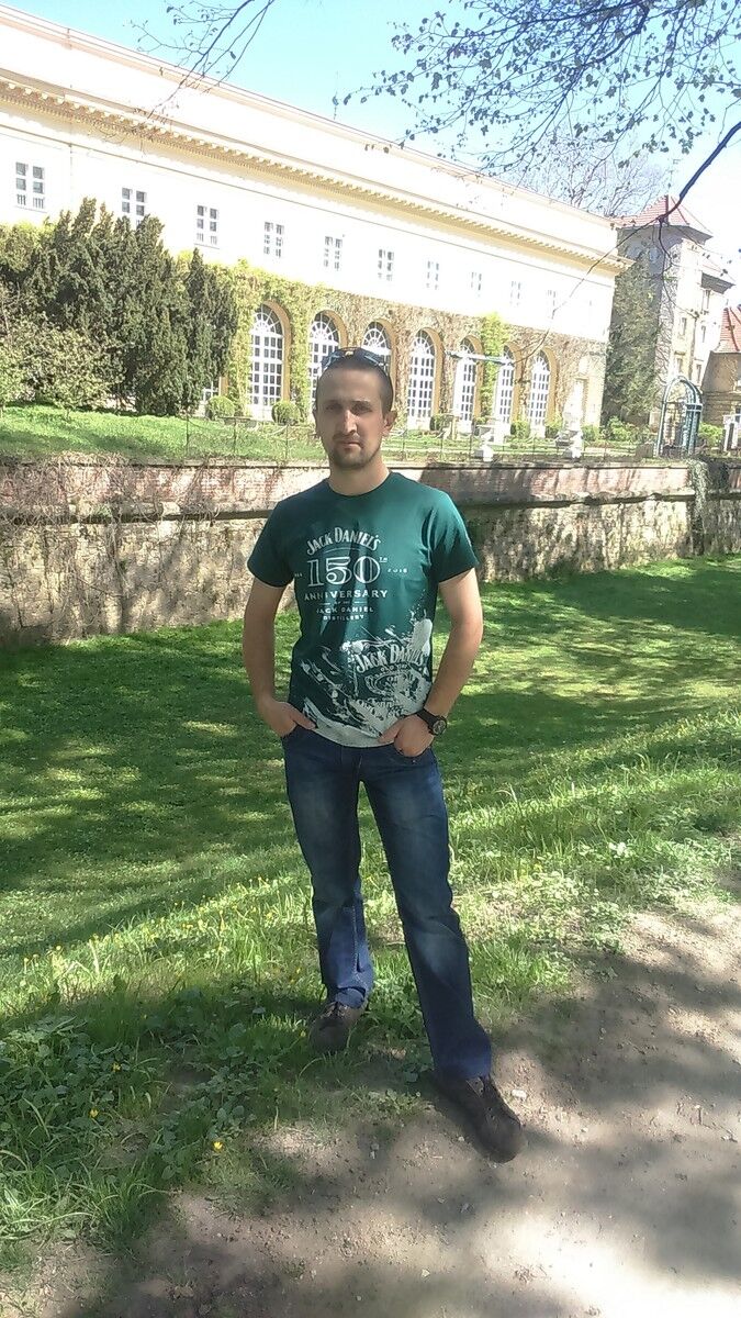  ,   Yurii, 30 ,   ,   , c 