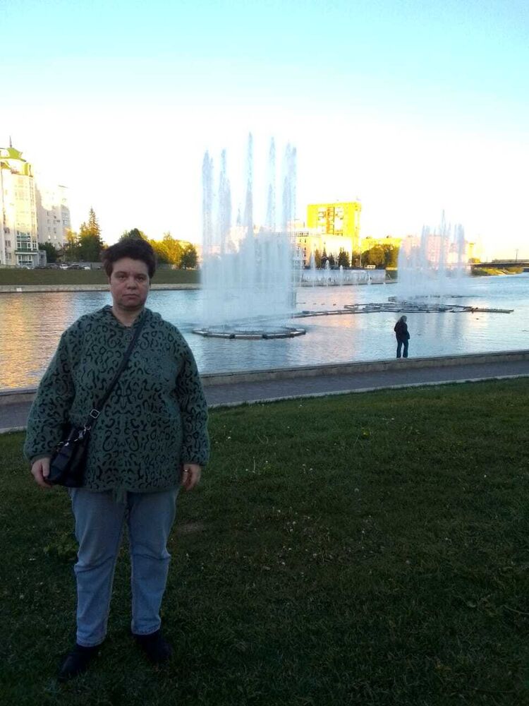  ,   Veronika, 48 ,   c 