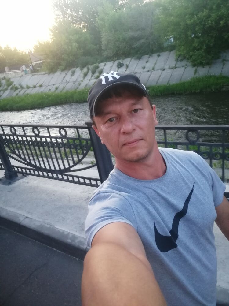  ,   Maksim, 44 ,   ,   , c 