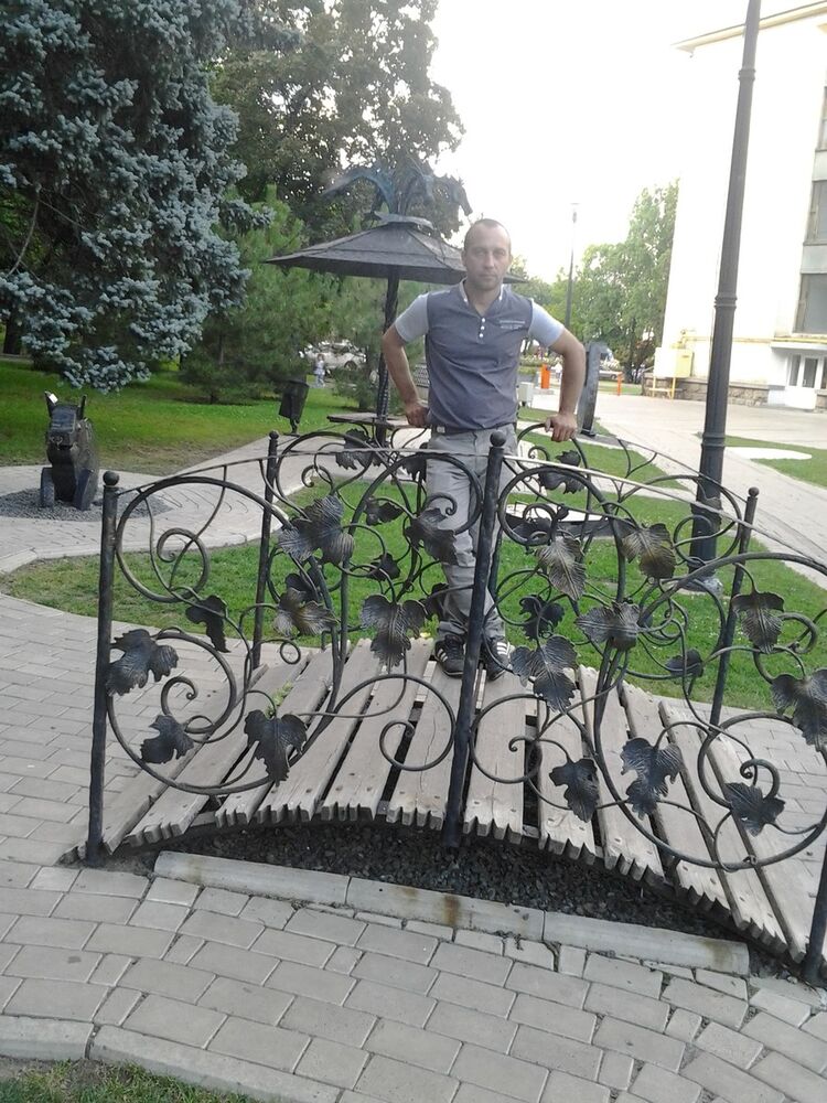  4108280  Aleks, 53 ,    