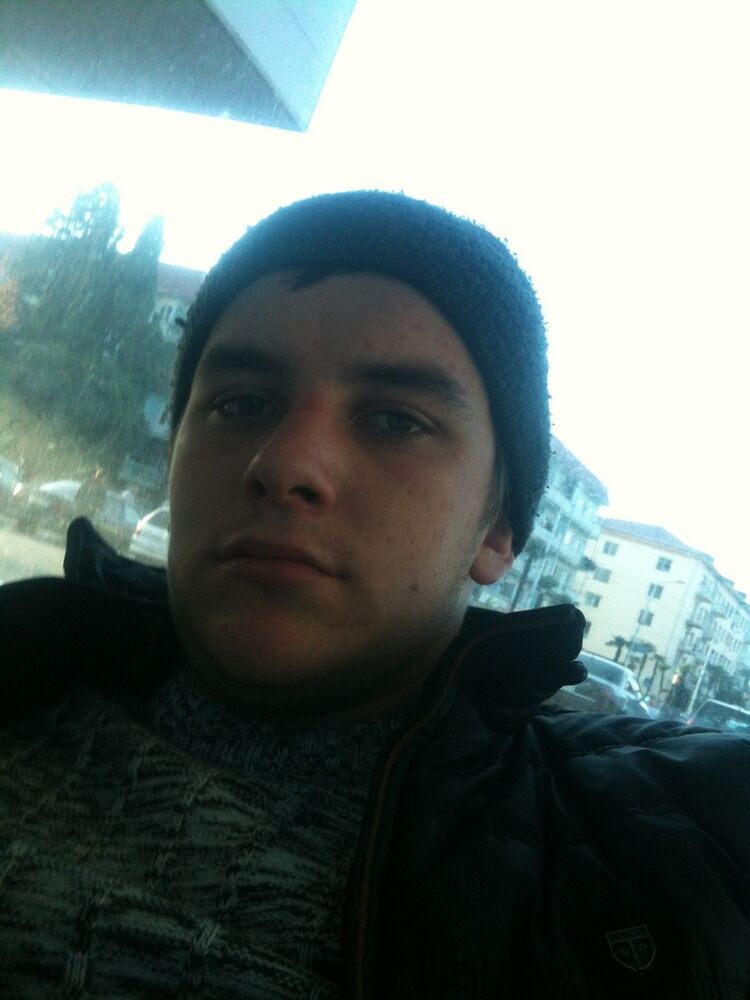  6054750  Gio, 32 ,    