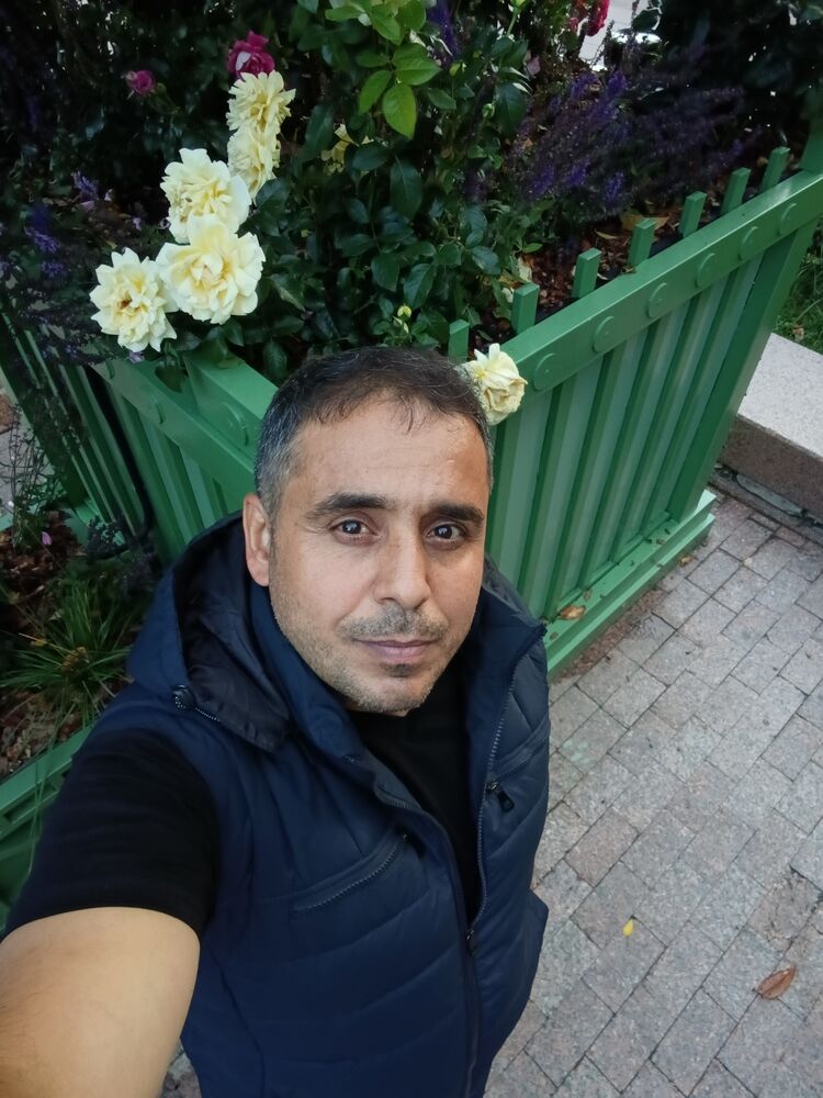  53202580  Mikail, 43 ,    