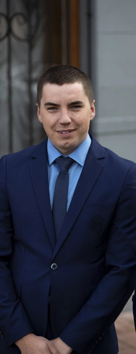  52059880  Vladimir, 28 ,    -