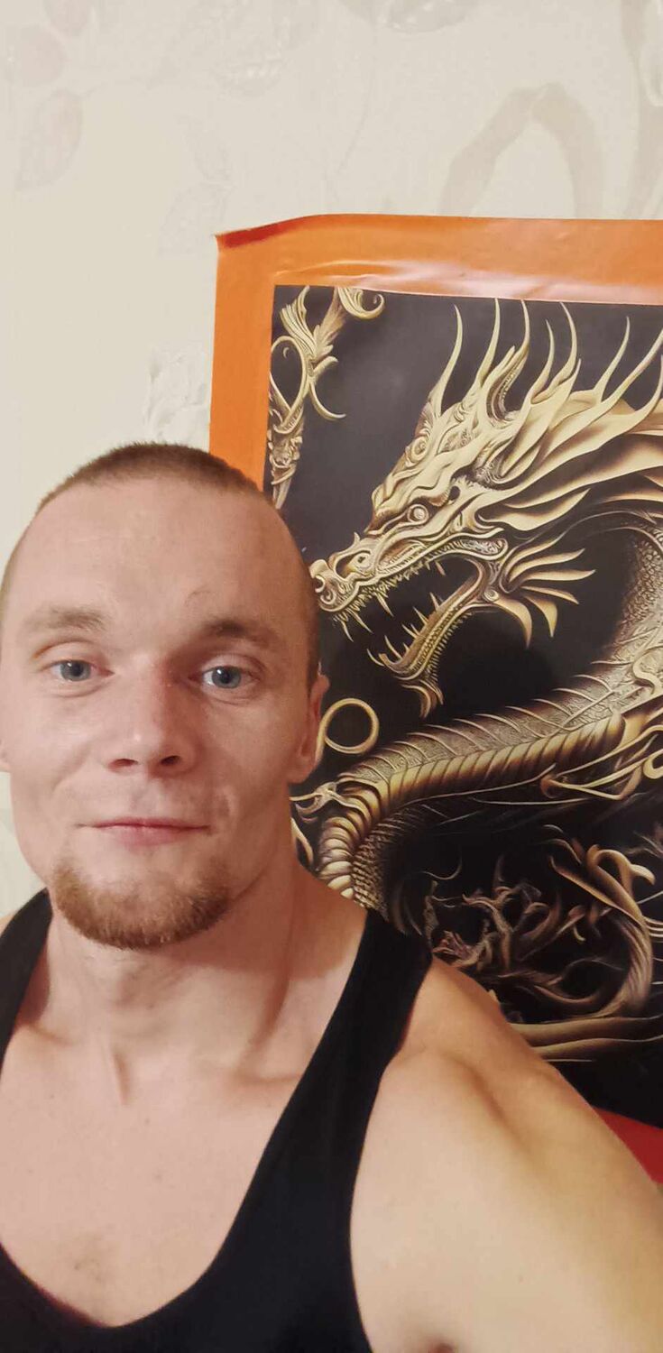  45761560  Aleksej, 31 ,    