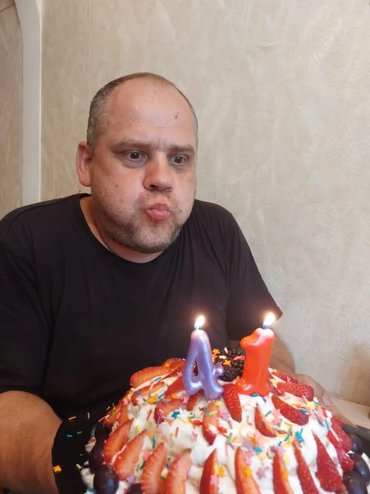  ,   Alik, 39 ,   ,   