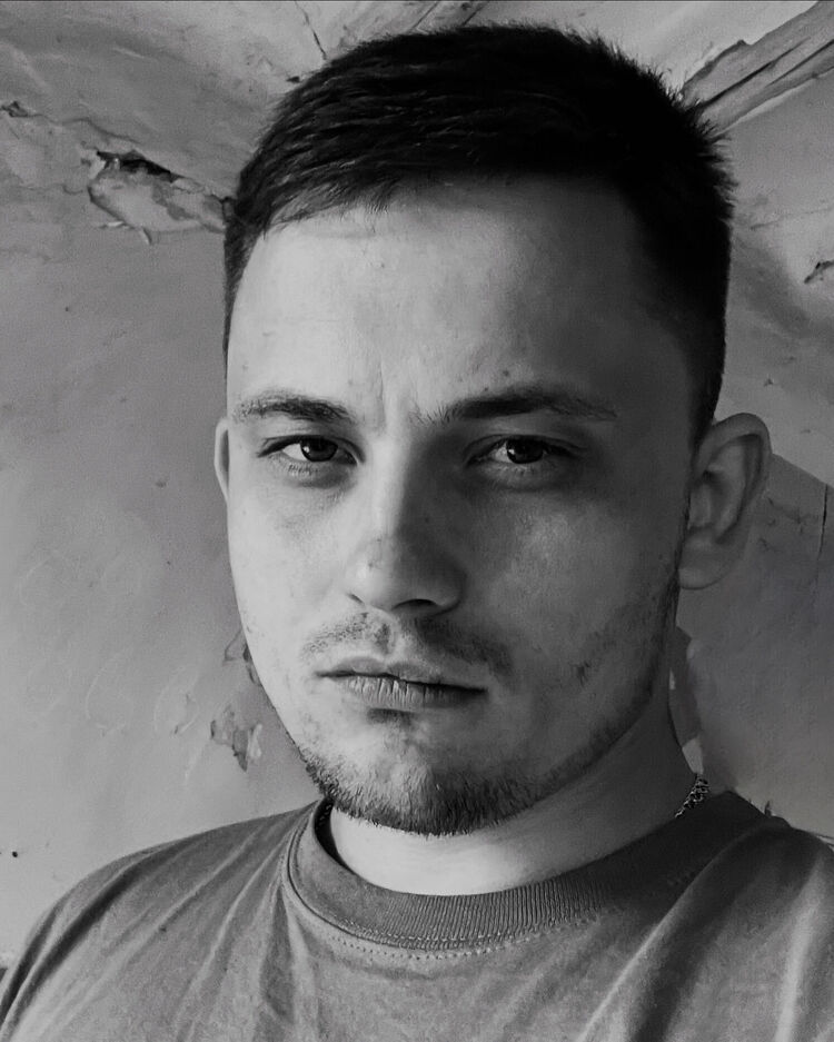  52473920  Vlad, 25 ,    