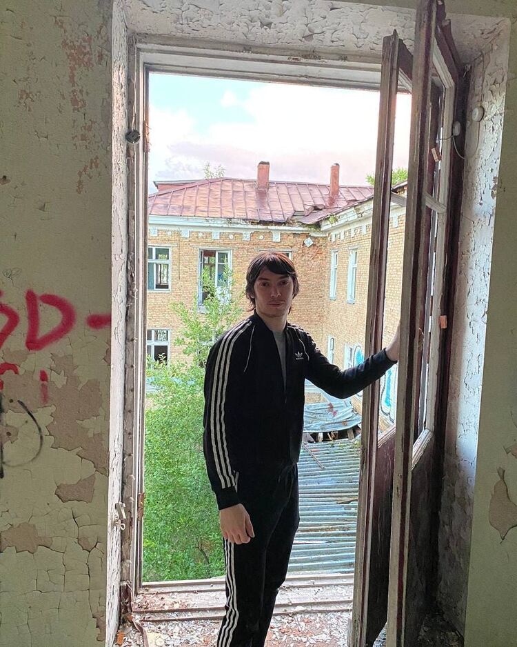  23727370  , 25 ,    -