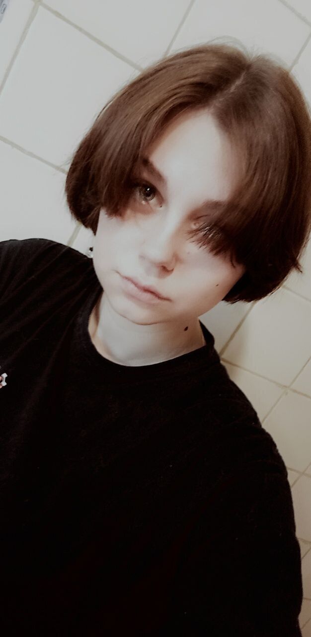  ,   Alexandra, 25 ,   ,   