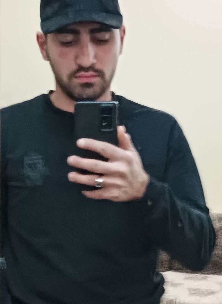 ,   Erik, 22 ,  