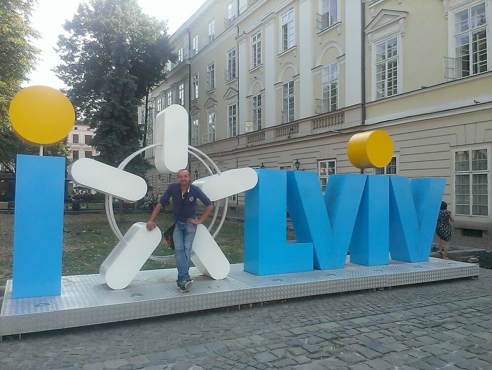  ,   Viktor, 43 ,   ,   , c 
